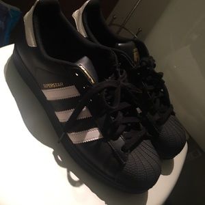 Adidas superstars black